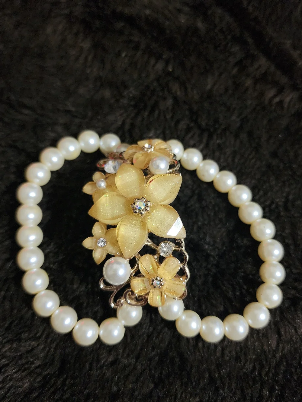 The Unbranded Brand delicate gold
